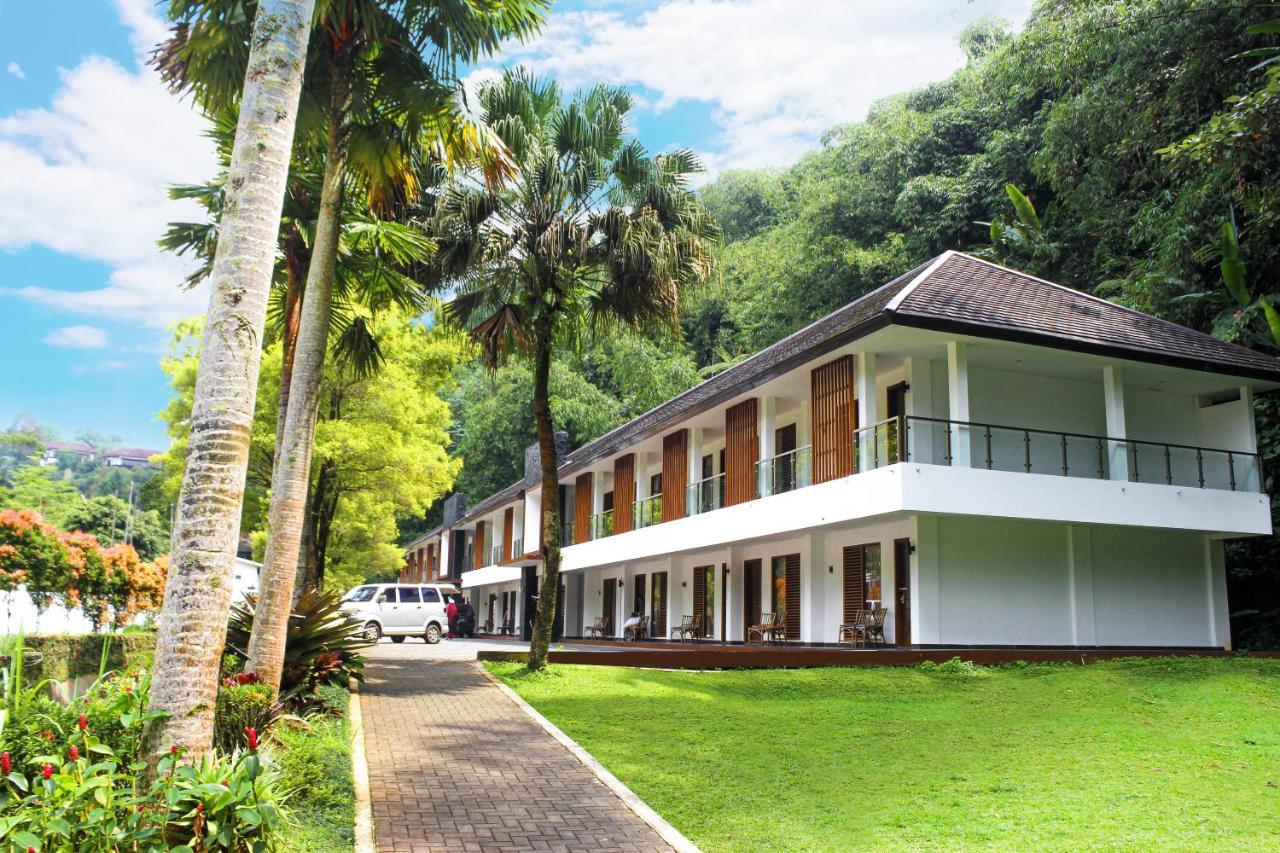 Lembah Permai Resort Sindanglaya Exterior photo